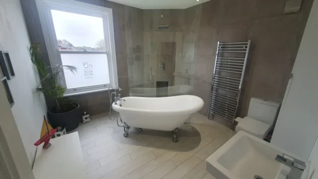 Bathroom-_1__1769891325529