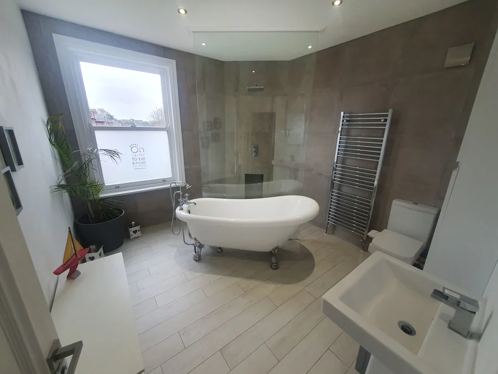Bathroom-_1__1769891325529