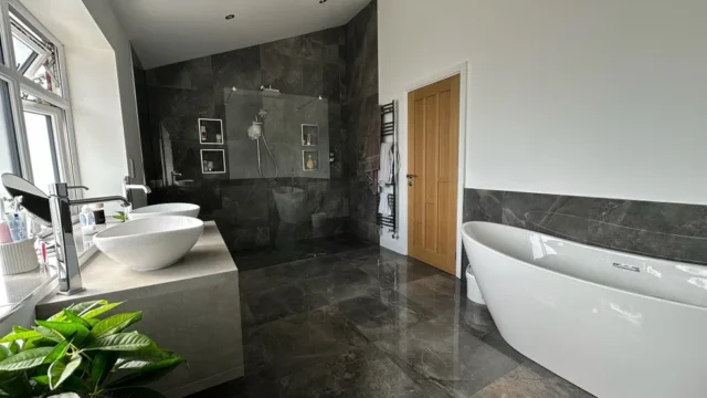 Ensuite_1_1763573383744
