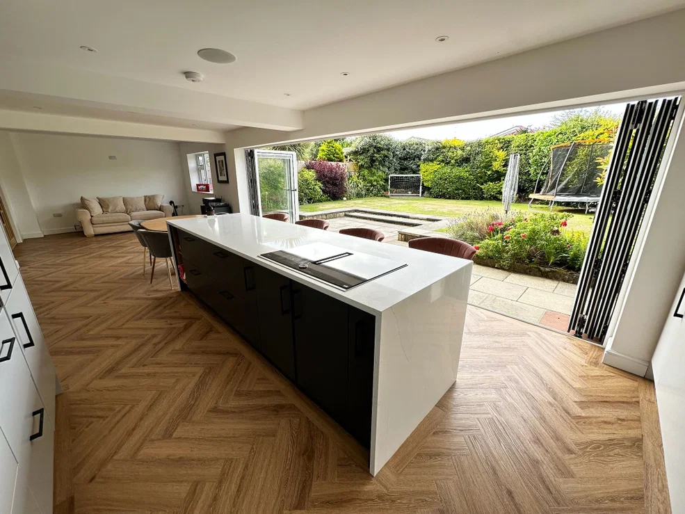 Kitchen_1_1763573383779