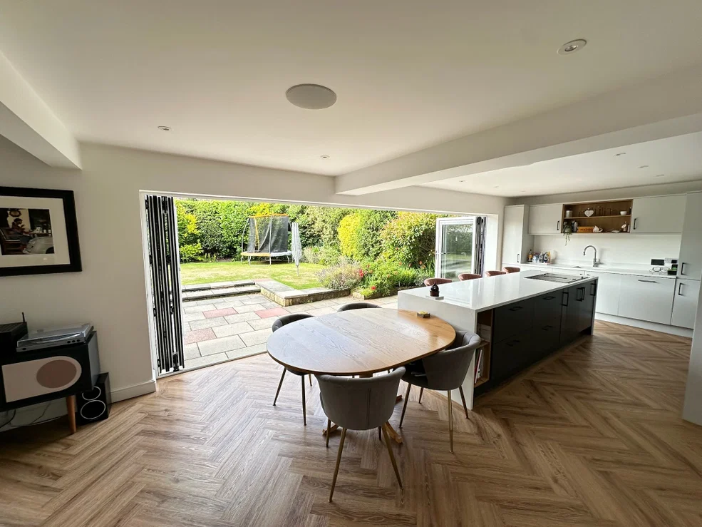 Kitchen_3_1763573383802