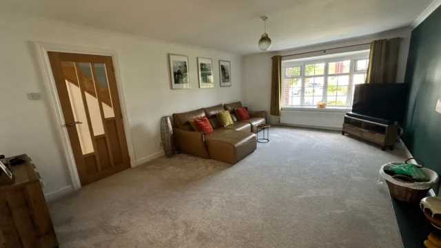 Living-room_1_1763573383739